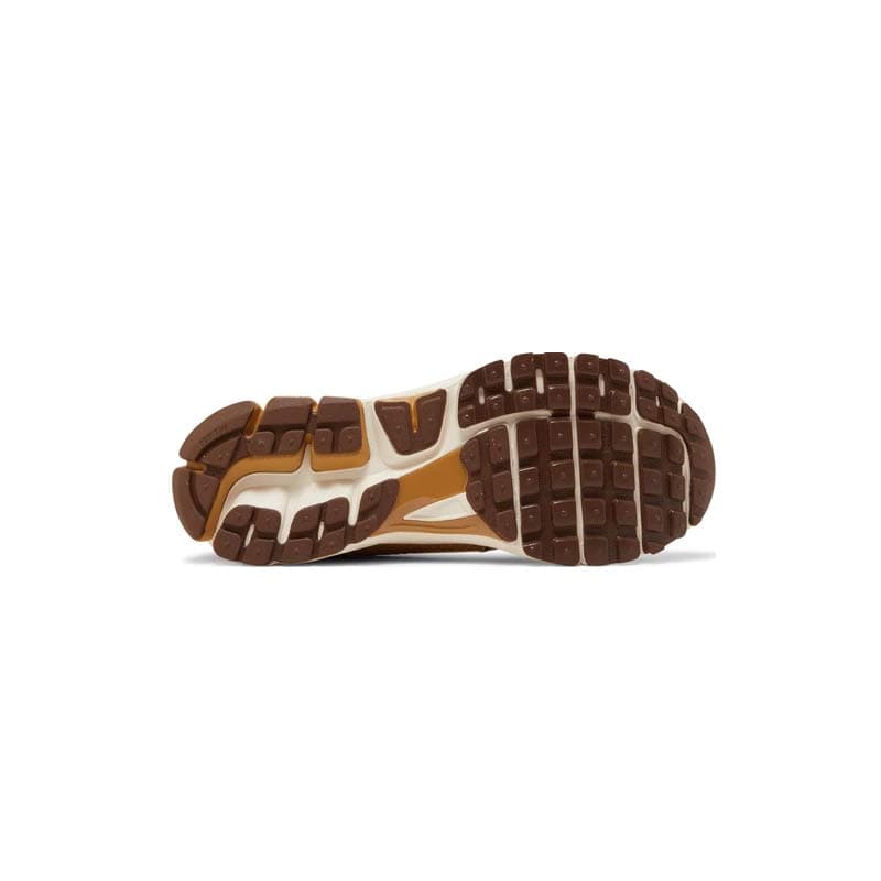 کتونی رانینگ نایک وومرو 5 قهوه ای نارنجی Nike Air Zoom Vomero 5 Wheat Grass — تصویر ۳