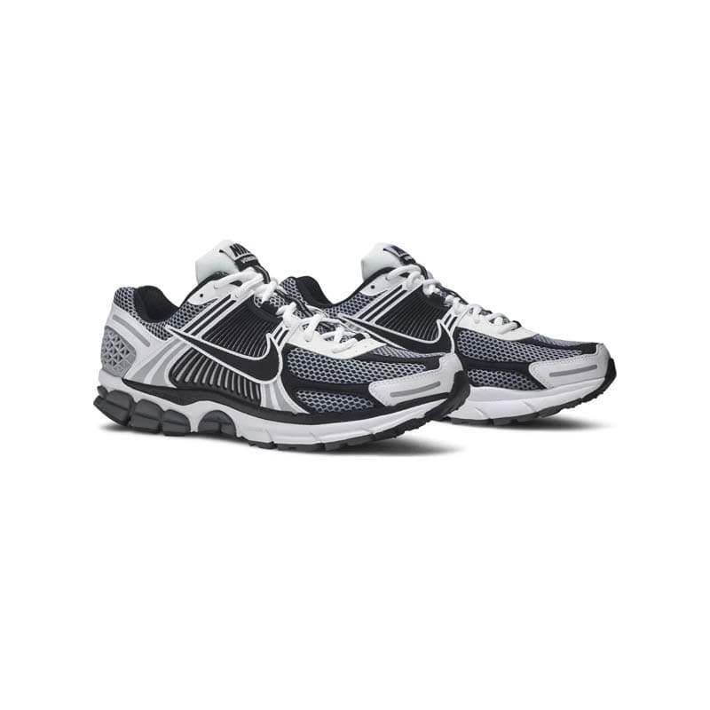 کتونی رانینگ نایک وومرو 5 مشکی سفید طوسی Nike Air Zoom Vomero 5 SE SP Dark Grey — تصویر ۵
