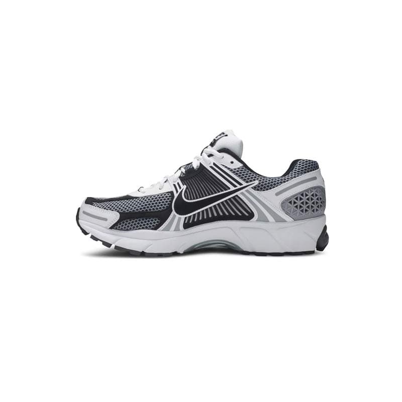 کتونی رانینگ نایک وومرو 5 مشکی سفید طوسی Nike Air Zoom Vomero 5 SE SP Dark Grey — تصویر ۲