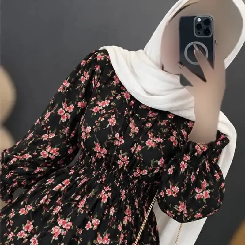پیراهن پاییزه مخمل شانل طرح شکوفه آبان دخت فری سایز — تصویر ۲