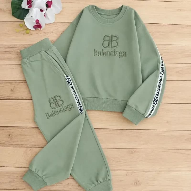 بلوز شلوار دورس بچگانه Balenciaga گلدوزی شده رنگ سبز بنتون نسکافه ای مشکی سایز 40 45 50 — تصویر ۲