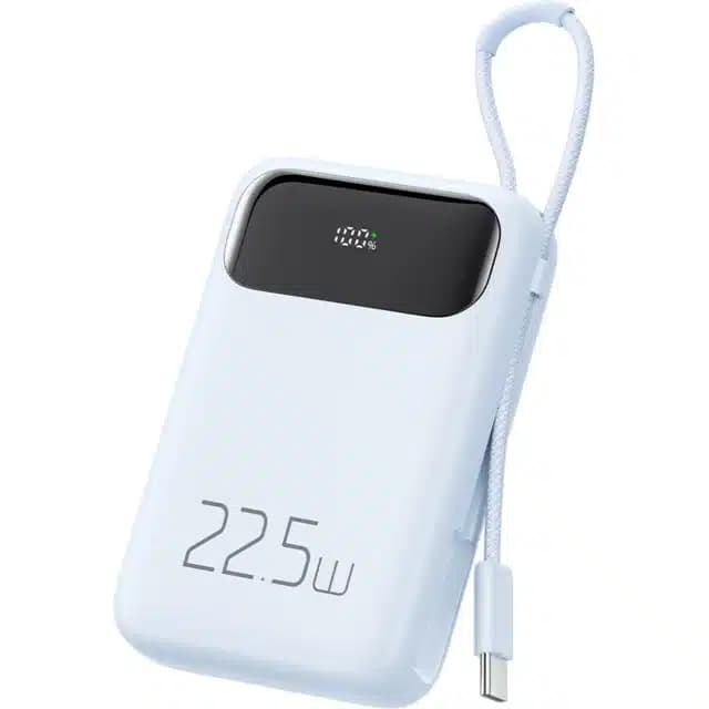 پاوربانک 10000 تایپ‌سی و USB-A توان 22.5 وات مک‌دودو MCDODO MC-324 با کابل تایپ‌سی متصل و نمایشگر دیجیتالی — تصویر ۳