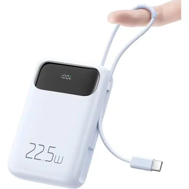 پاوربانک 10000 تایپ‌سی و USB-A توان 22.5 وات مک‌دودو MCDODO MC-324 با کابل تایپ‌سی متصل و نمایشگر دیجیتالی — تصویر ۴