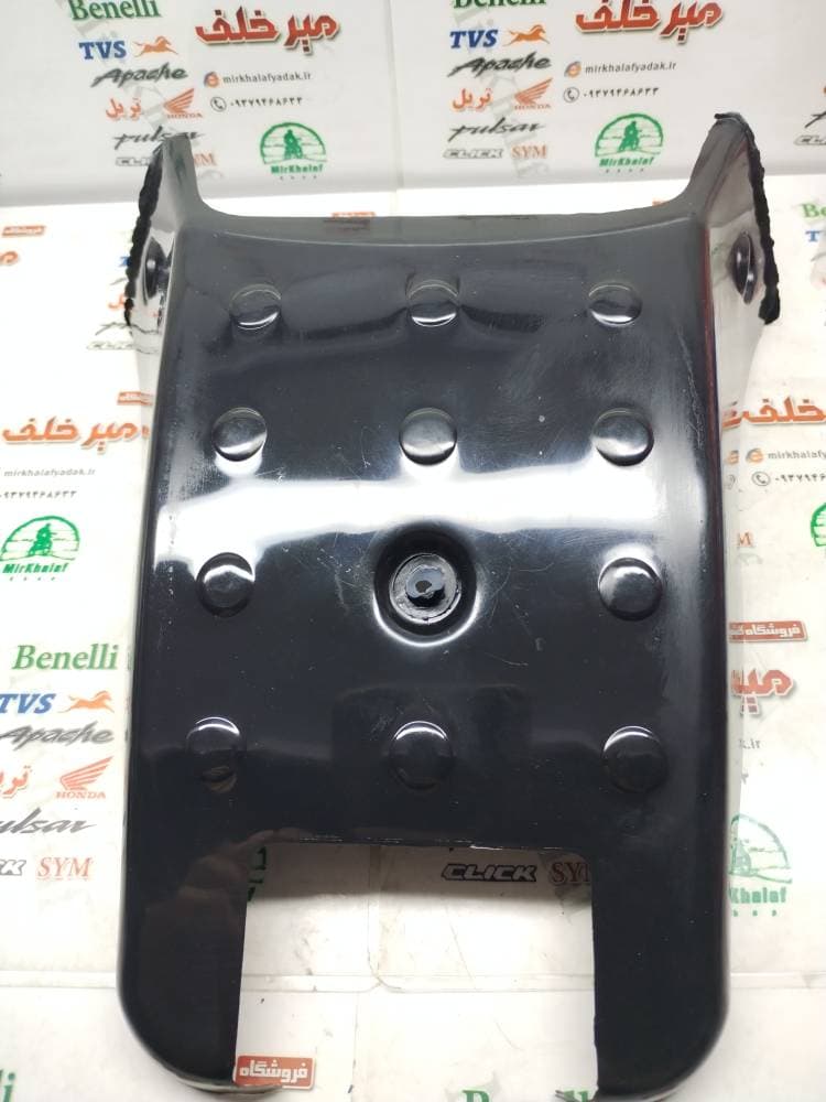 گلگیر (قاب کاور فلاپ دمی) بالای روی چراغ خطر عقب موتور تریل gy جی وای و نامی مشکی