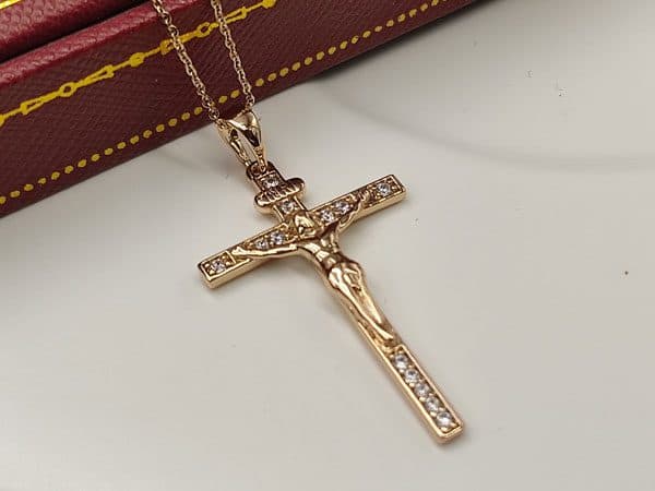 گردنبند صلیب با نگین مخراج