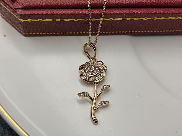 گردنبند زنانه طرح گل ژوپینگ رنگ ثابت