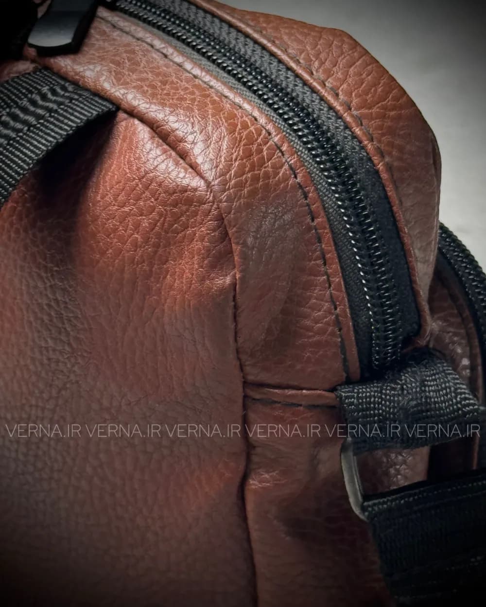 کیف دوشی چرم طرح NIKE — تصویر ۲