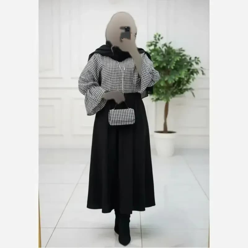 ست دامن مازراتی و شنل موهر فری سایز رنگ سفید مشکی و مشکی شکلاتی — تصویر ۴