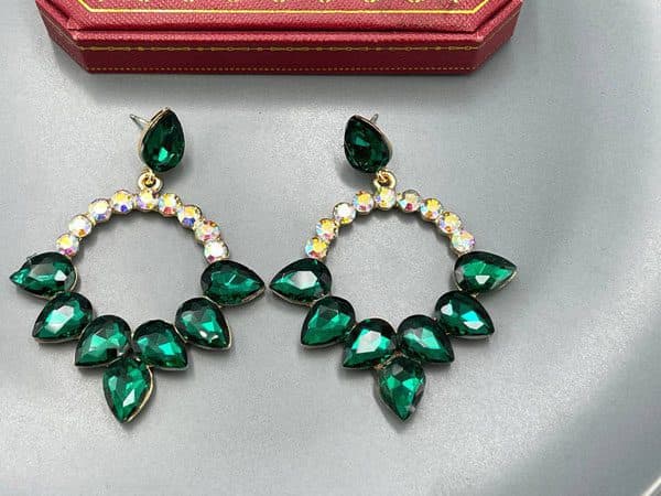 گوشواره طرح اشکی سبز