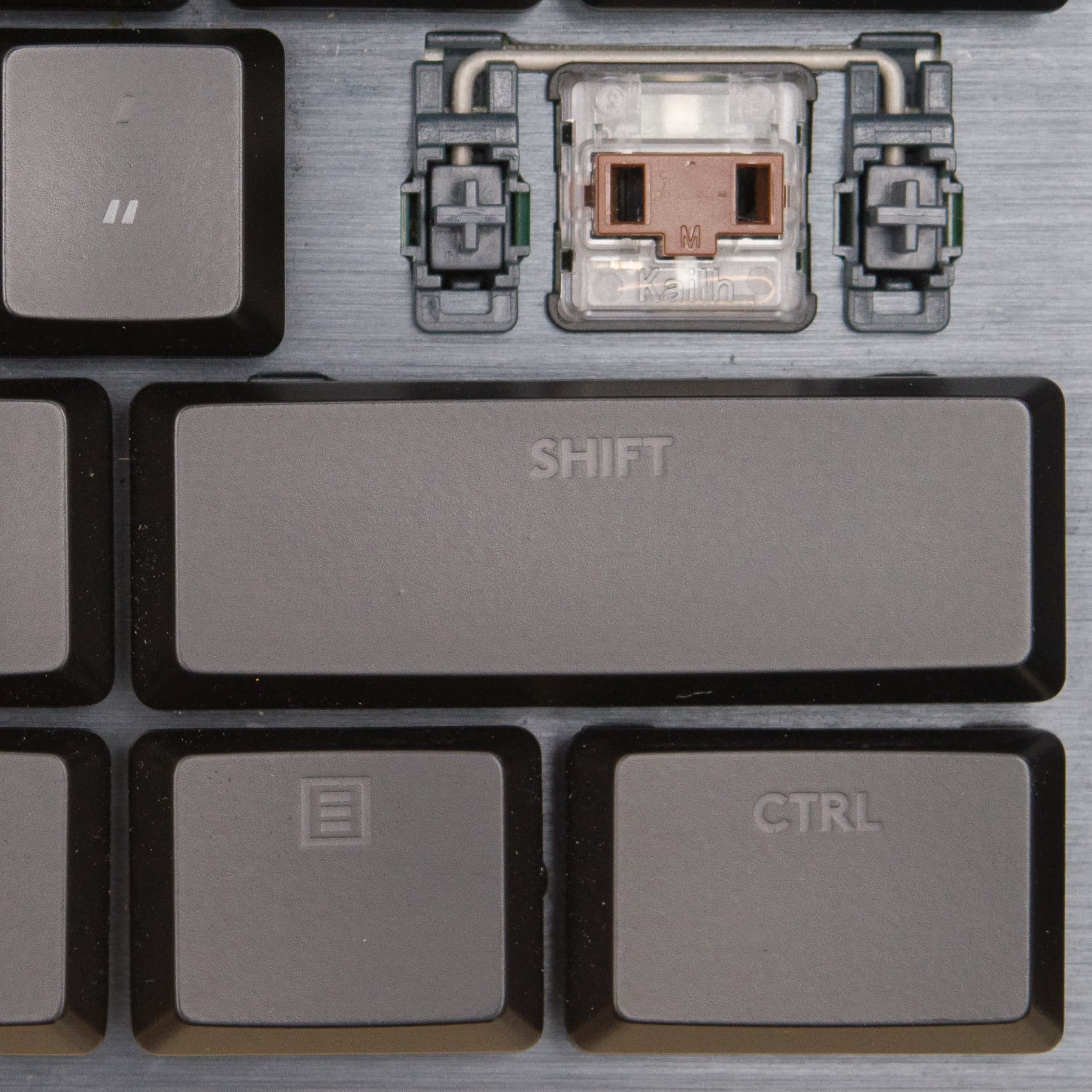 کیبورد مخصوص بازی لاجیتک مدل G915 X LIGHTSPEED (RED SWITCH) — تصویر ۶