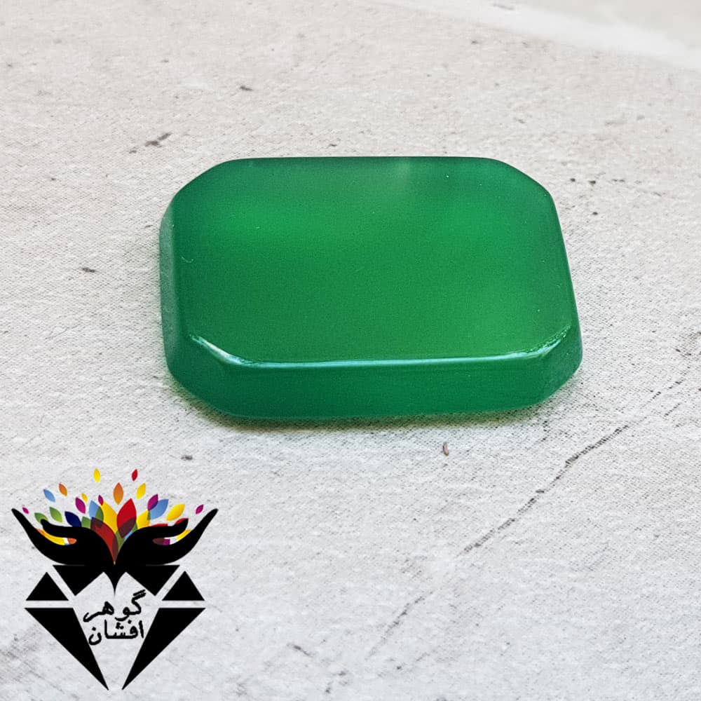 نگین عقیق سبز مناسب انواع حکاکی کد N_1584
