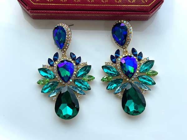 گوشواره طرح برگ با کریستال آبی و سبز
