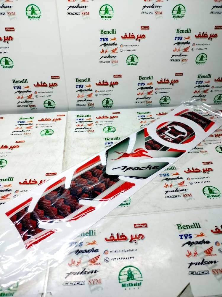 پد (برچسب) کامل روی باک و درب باک موتور اپاچی 150 160 180 قرمز