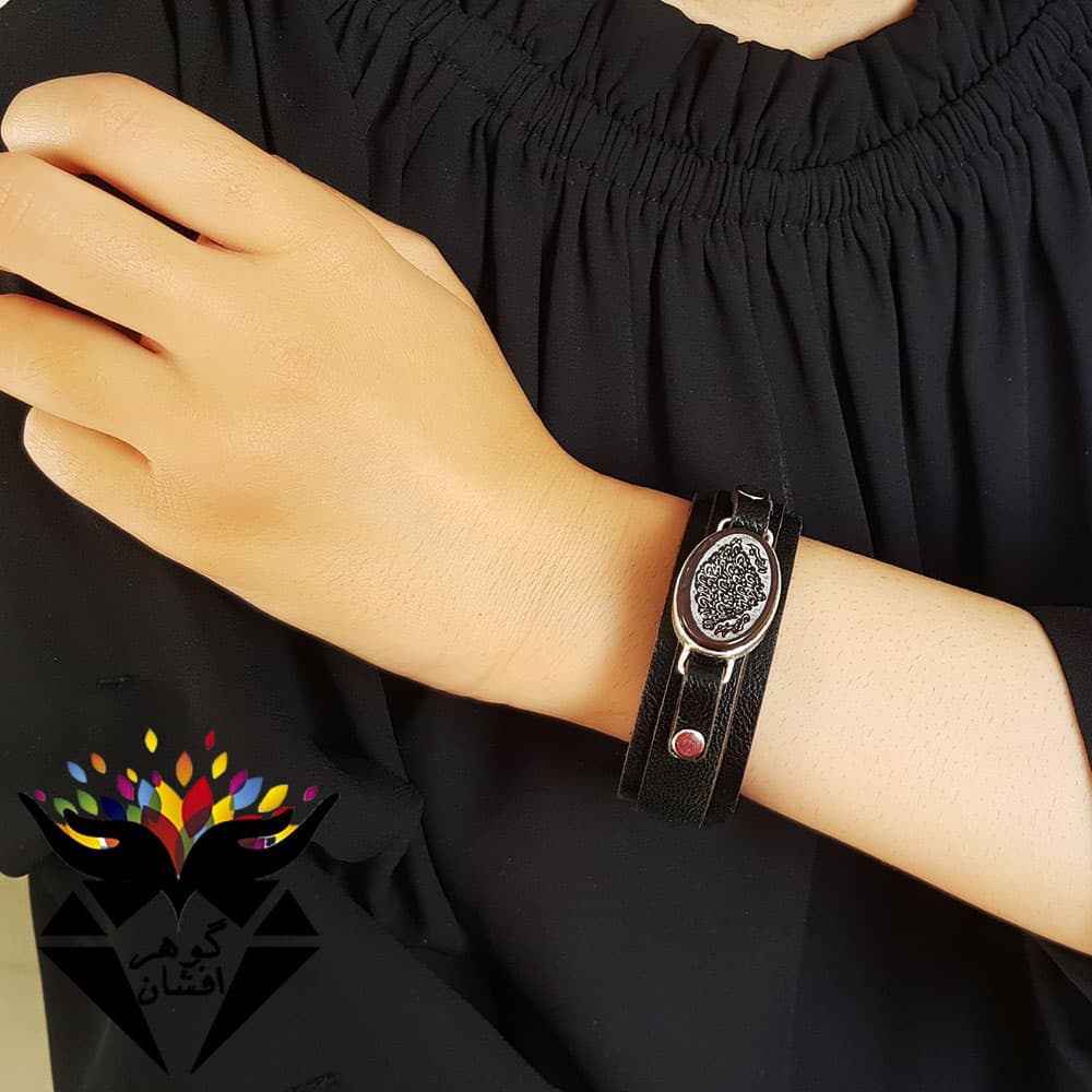 دستبند عقیق اصل چرمی حکاکی سوره کافرون D4017