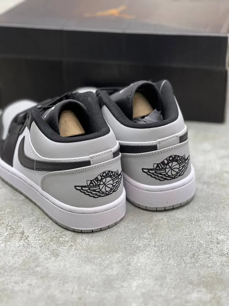 جردن وان لو مشکی سفید وارداتی | Air Jordan 1 Low — تصویر ۳