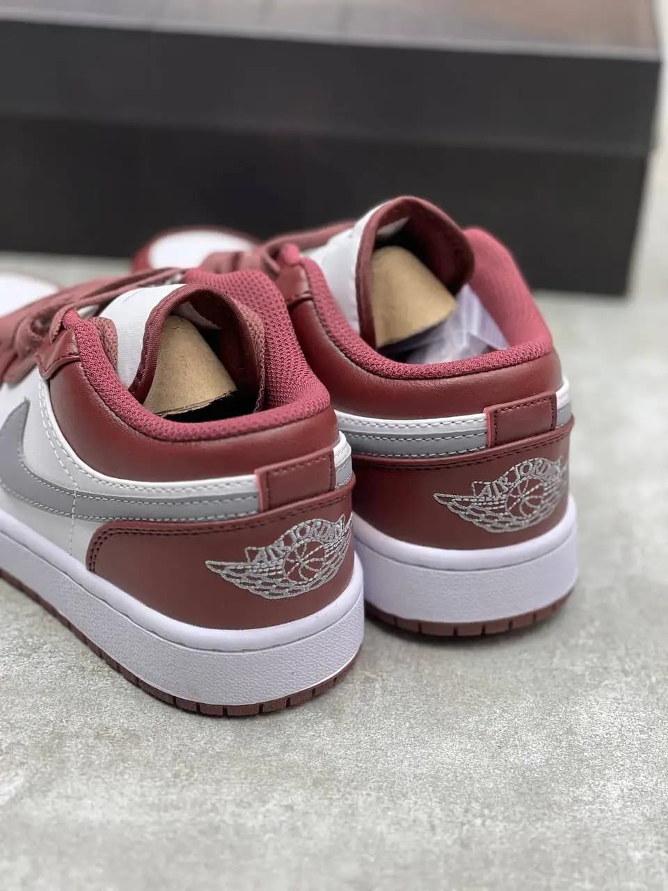 جردن وان لو زرشکی سفید وارداتی | Air Jordan 1 Low — تصویر ۳