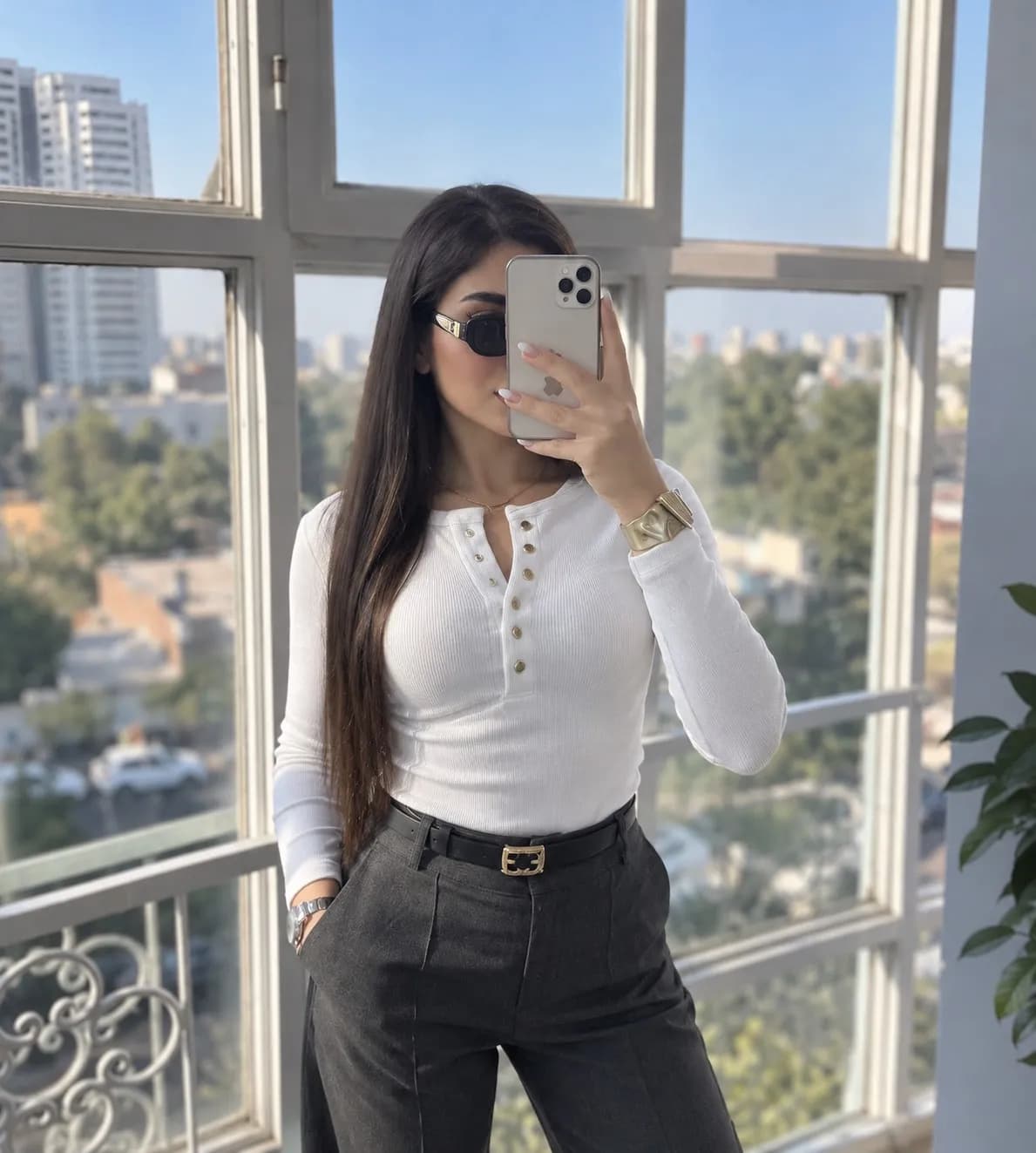 بلوز زنانه یقه دکمه‌دار کبریتی مدل هانا