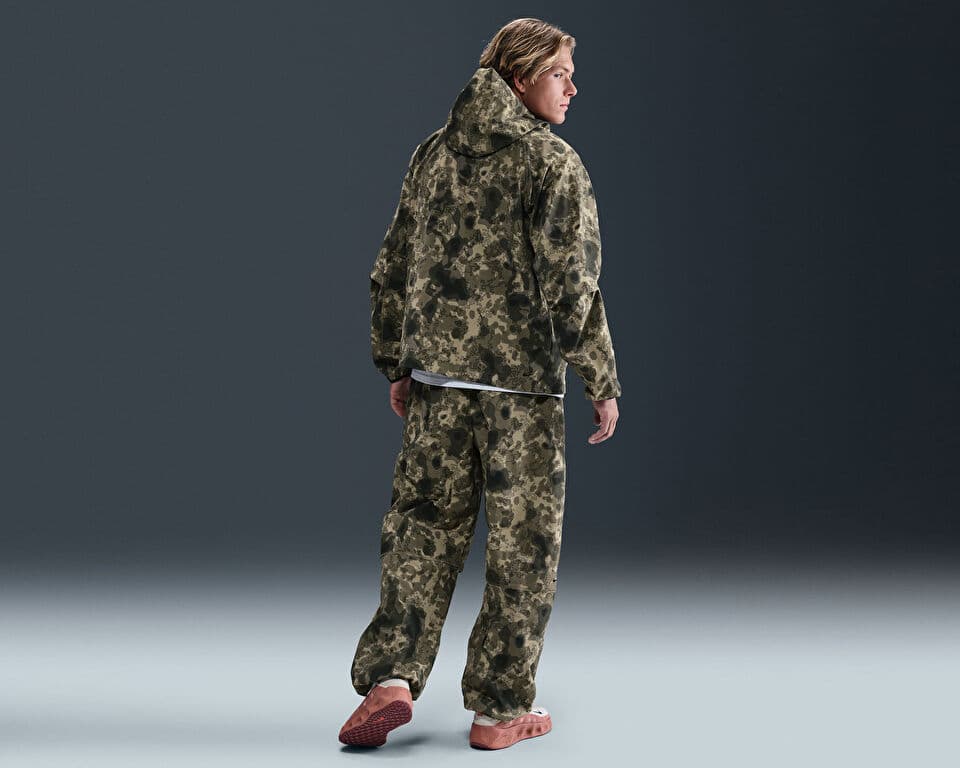 Nike M NK TECH WVN JKT GX AOP Jacket — تصویر ۲