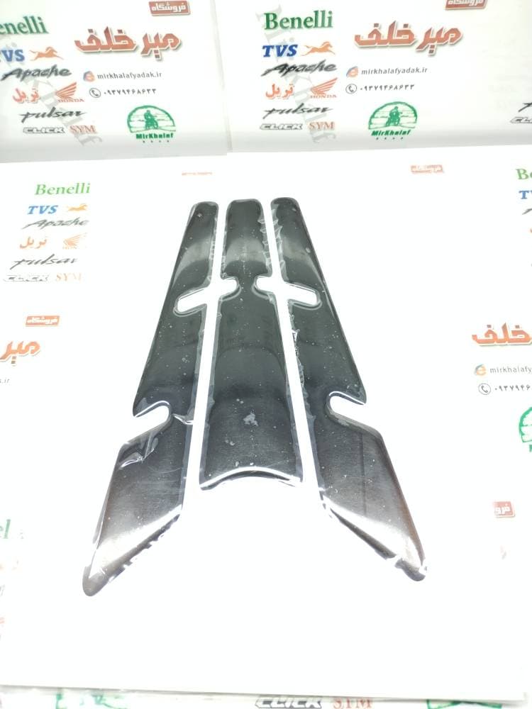 پد (برچسب) ارم ژله ای روی باک ساده انواع موتورسیکلت مشکی 3 تکه