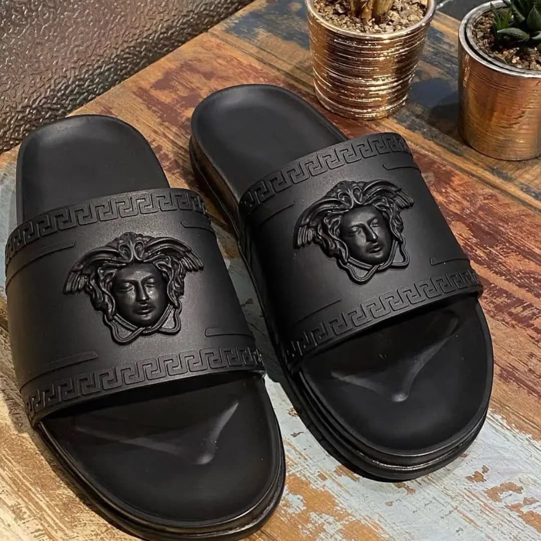 کد 300 صندل ورساچه versace تزریق مشکی — تصویر ۴