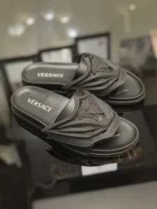 کد 300 صندل ورساچه versace چرم و تزریق مشکی مادوکا