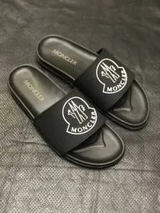 کد 300 صندل مونکلر MONCLER لوگو مشکی سفید