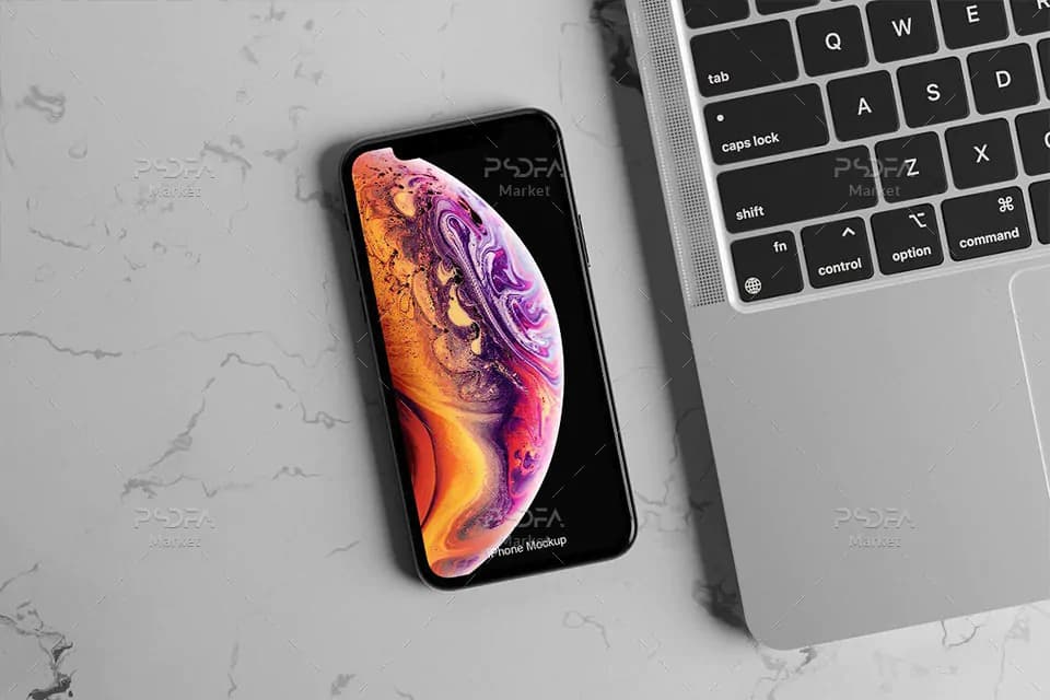 موکاپ گوشی آیفون 11 پرو روی مک بوک iPhone 11 Pro Mockup — تصویر ۳