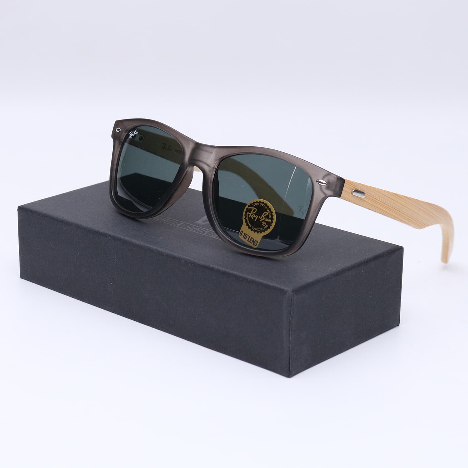عینک از برند RAYBAN کد 4084