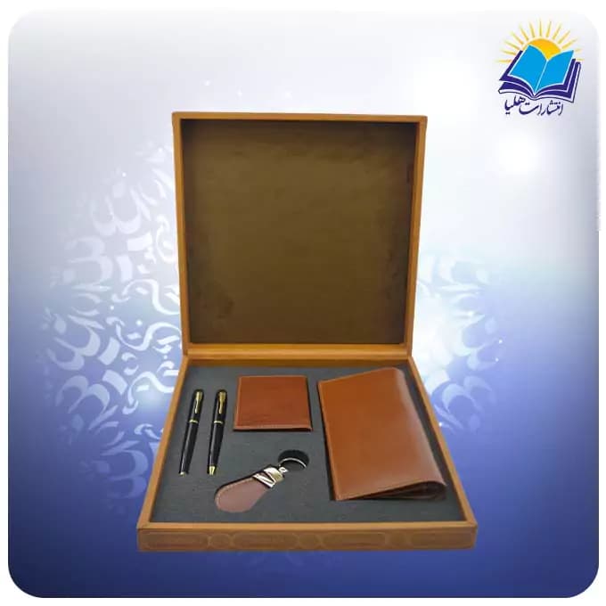 ست كيف و جاكارتي و جاسوييچي چرم طبيعي و خودكار و روان نويس (كد 90274)