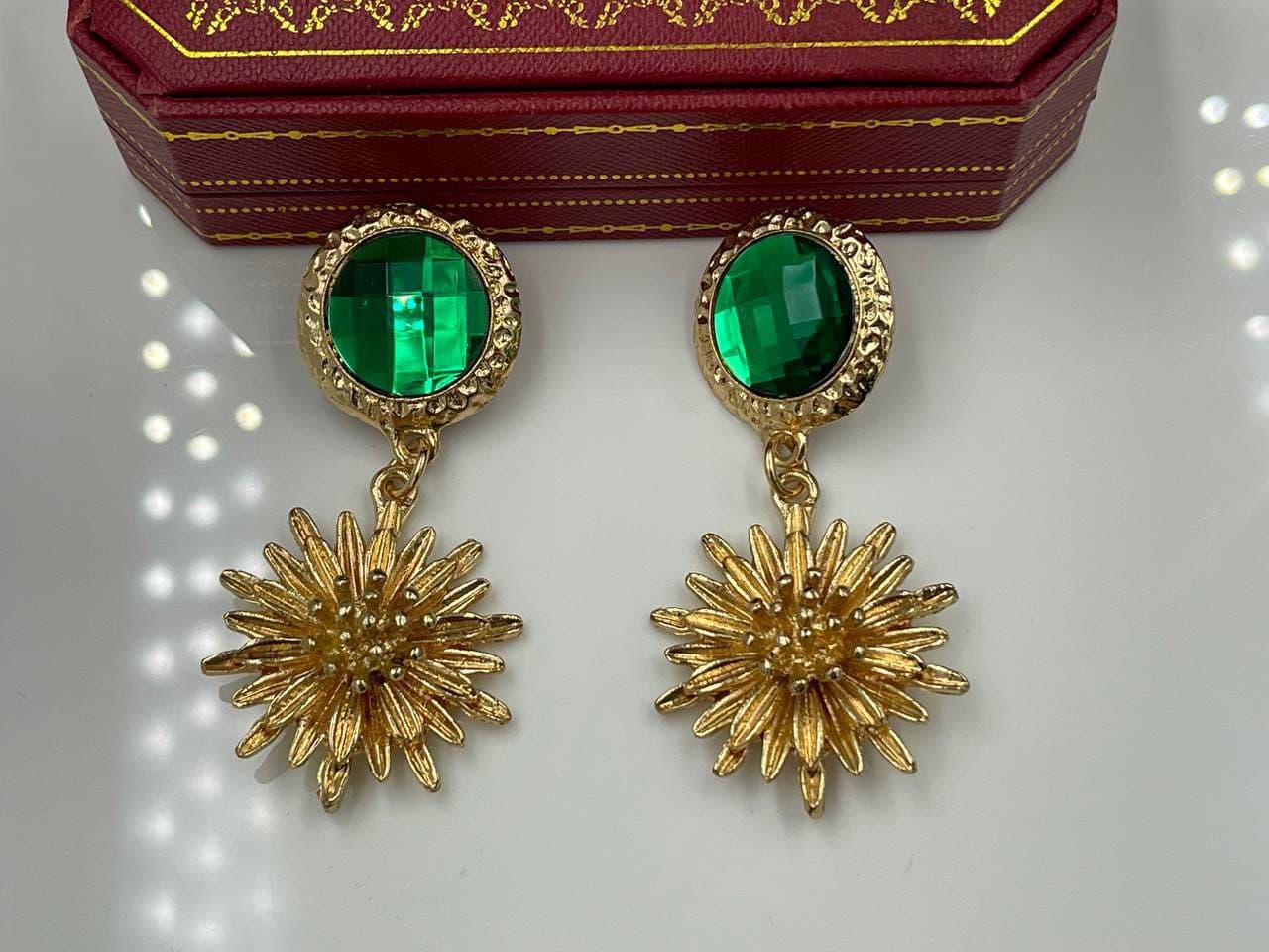 گوشواره طرح گل با سنگ سبز