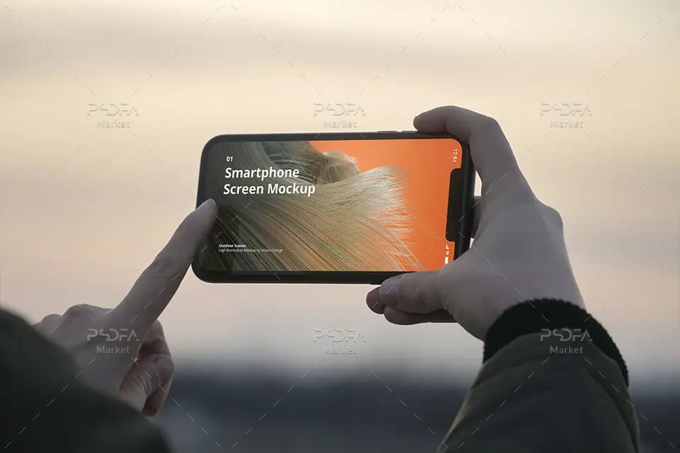 موکاپ گوشی آیفون در دست در فضای باز با نماهای مختلف برای فتوشاپ — تصویر ۸