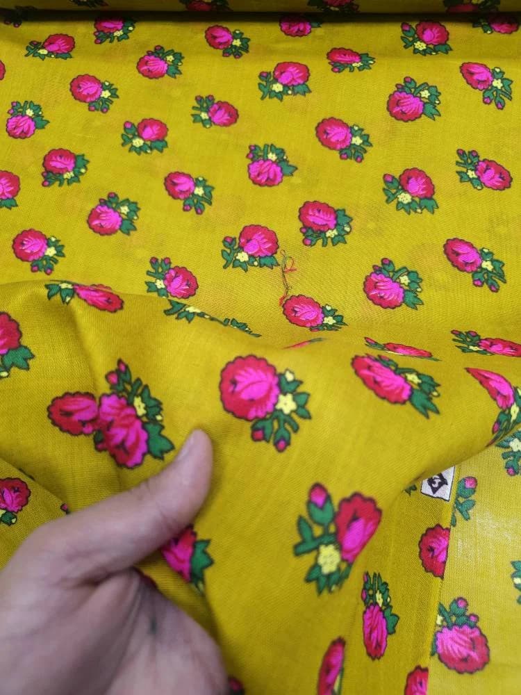 پارچه موهر پاکستانی رنگ خردلی طرح 9