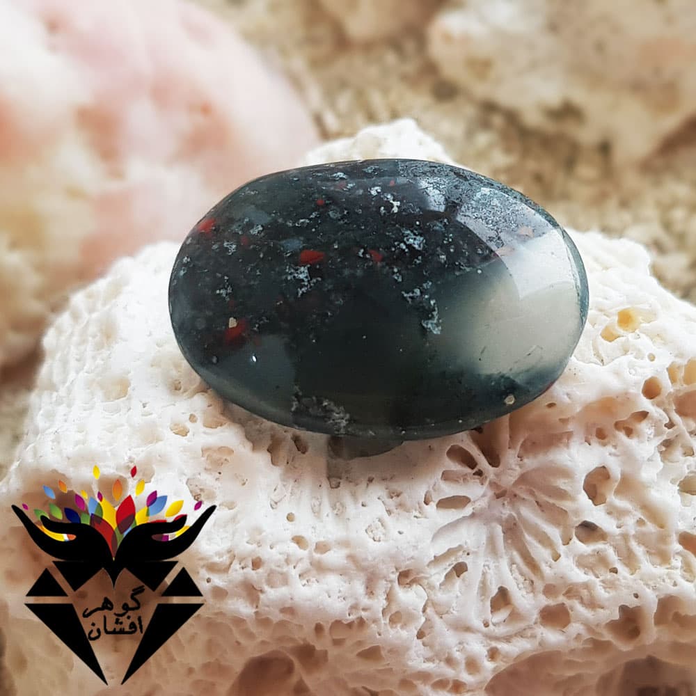 نگین سنگ خون اصل بیضی کوچک N3015