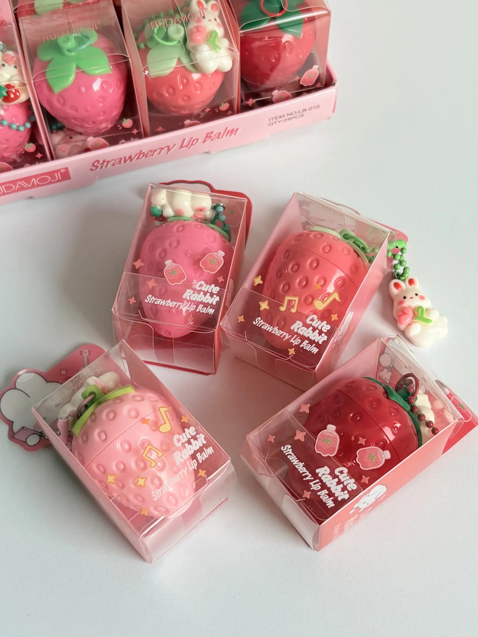 بالم لب توت فرنگی چارم دار 🍓