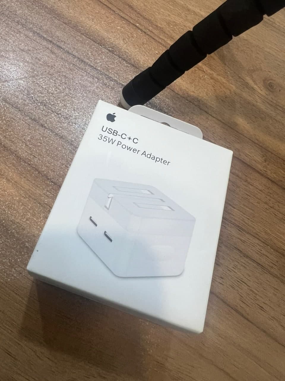 آداپتور شارژر 35 وات آیفون 16 پرومکس مدل iphone 16 pro max + سوزن سیمکارت طرح دایره — تصویر ۳