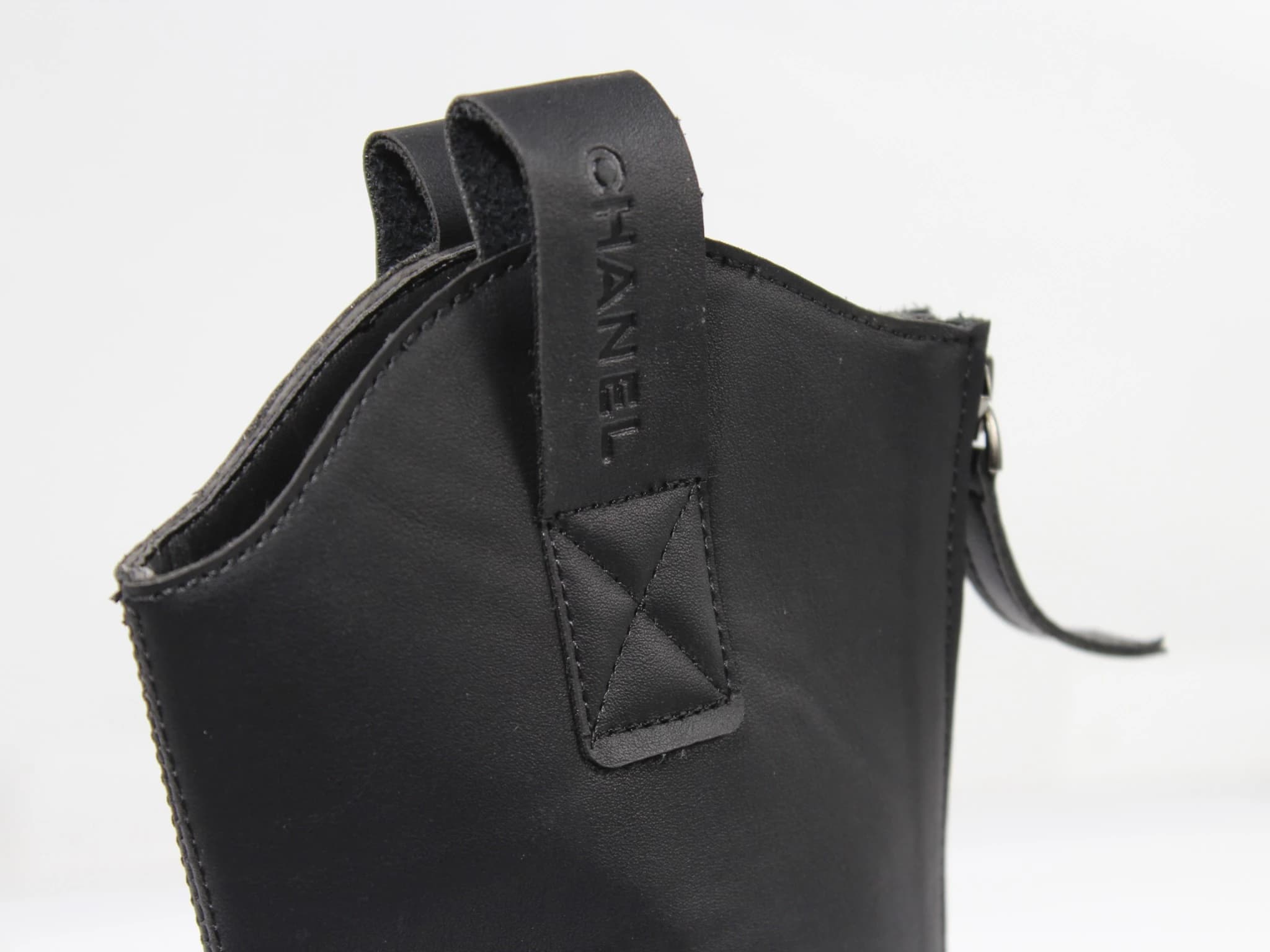 نیم بوت زنانه مشکی لژدار | CHANEL — تصویر ۴