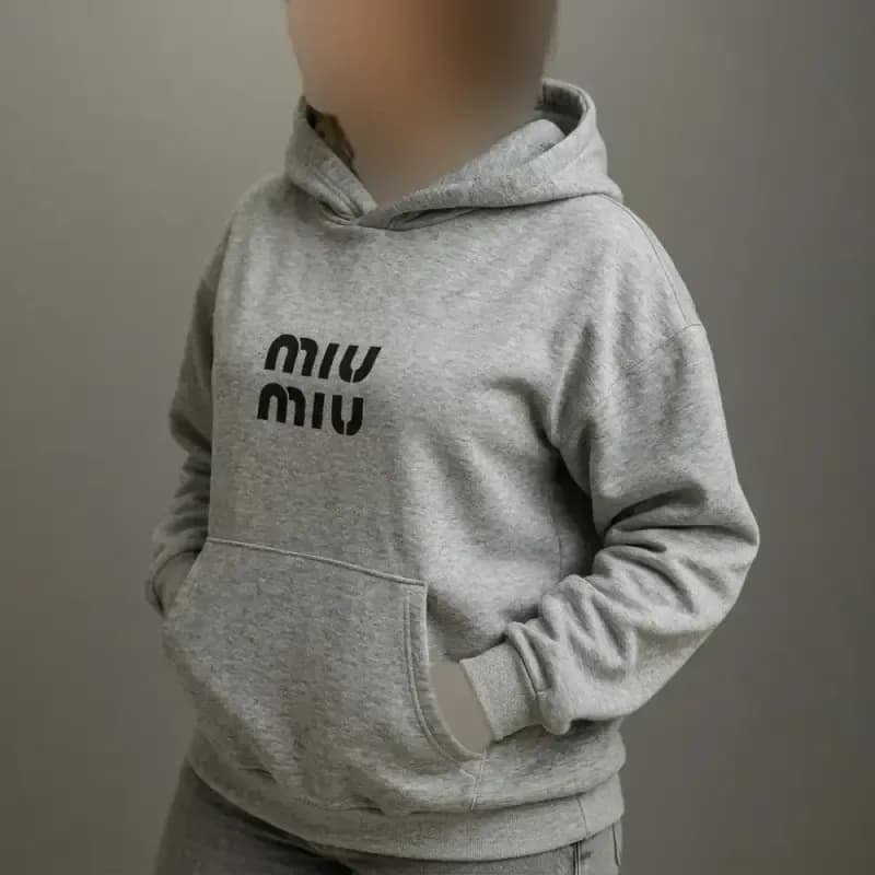 هودی زنانه دورس داخل کرکی طرح miumiu فری سایز — تصویر ۵