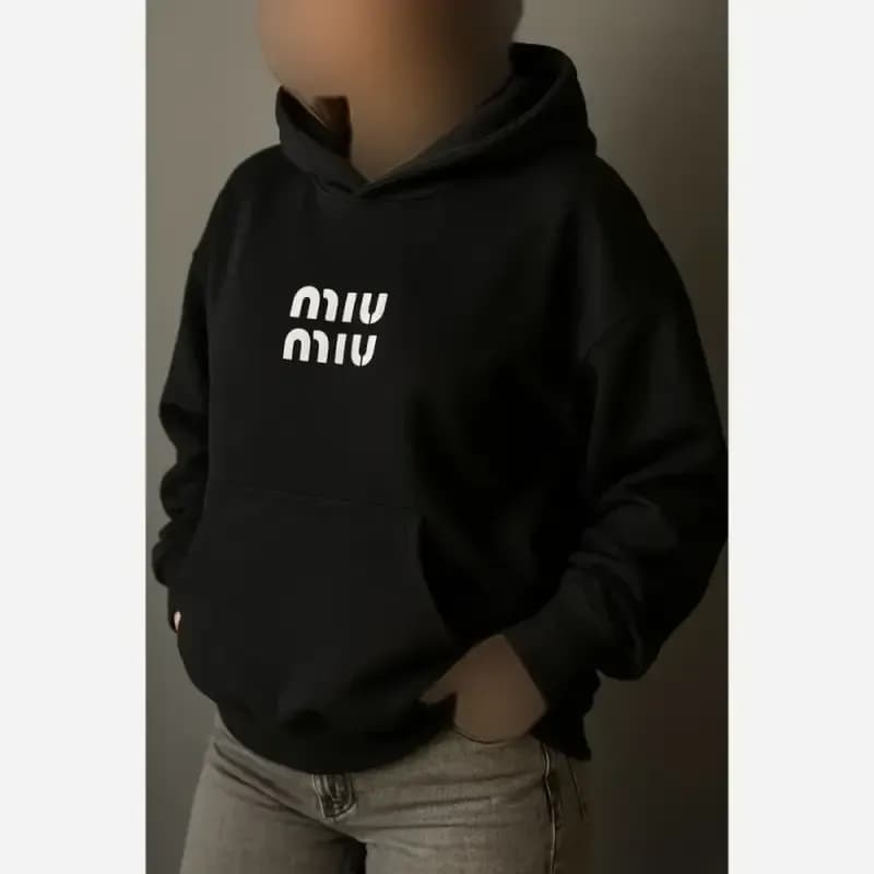 هودی زنانه دورس داخل کرکی طرح miumiu فری سایز — تصویر ۲