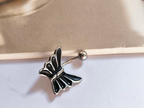 پیرسینگ پروانه نقره ای مشکی