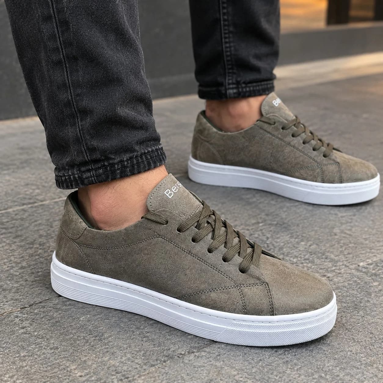 کتانی اسپرت ونس زیتونی مردانه طبی مدل برشکا(BERSHKA)|سایز41-44|بندی|ضدآب|دور دوخت