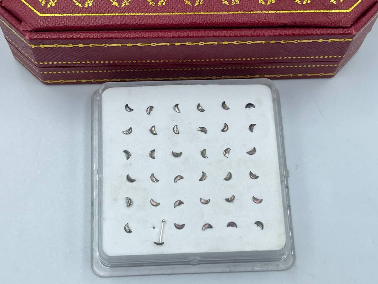 پیرسینگ بینی طرح ماه
