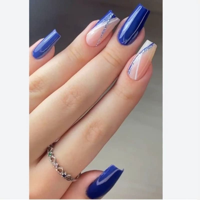 ناخن ژلیکس دست‌ساز مربعی آبی کاربنی با خطوط مواج ۱۰ عددی