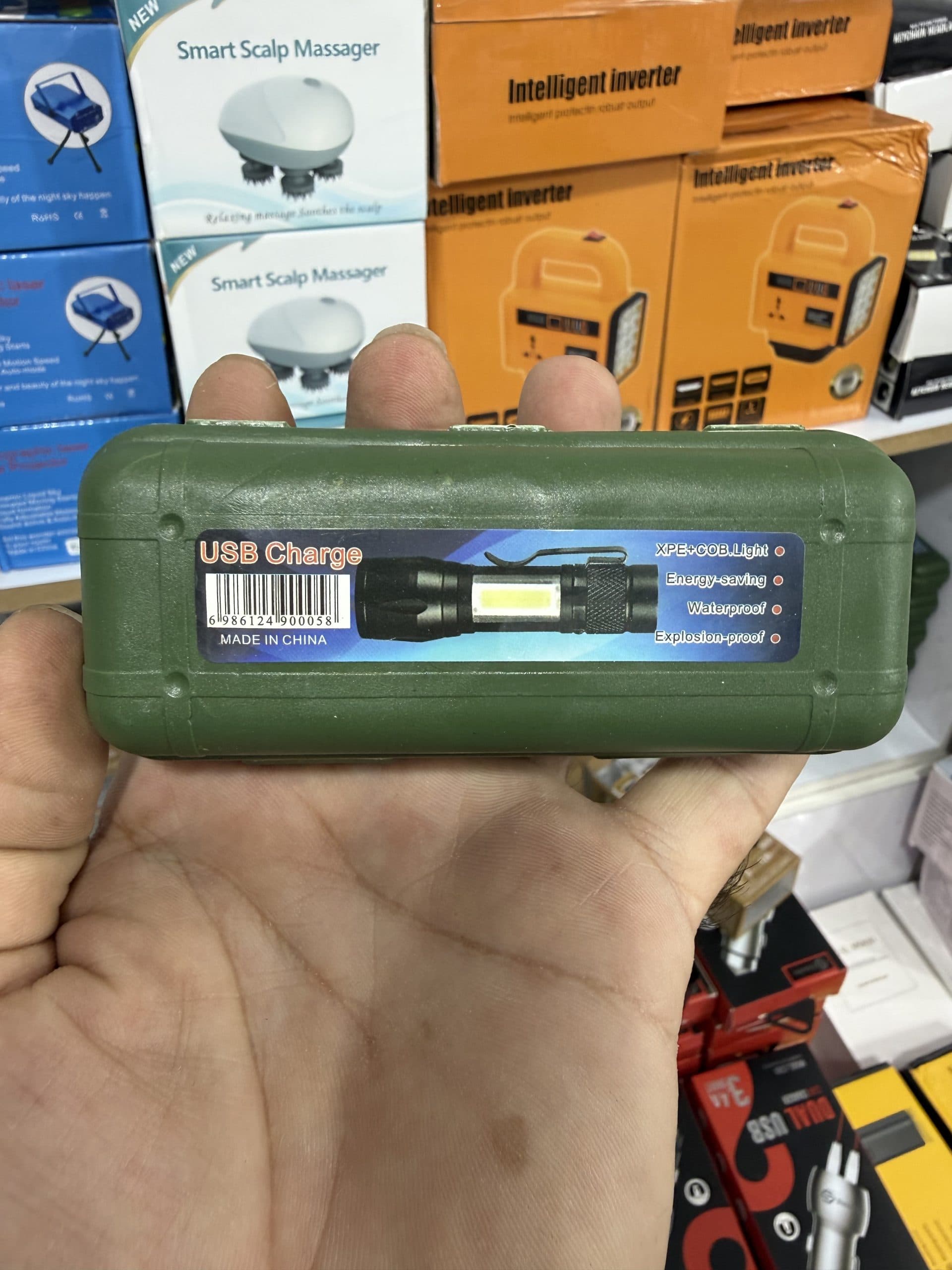 چراغ قوه شارژی USB مدل XPE+COB با قابلیت زوم، نور جانبی COB و بدنه ضدآب اورجینال (عمده و تک)