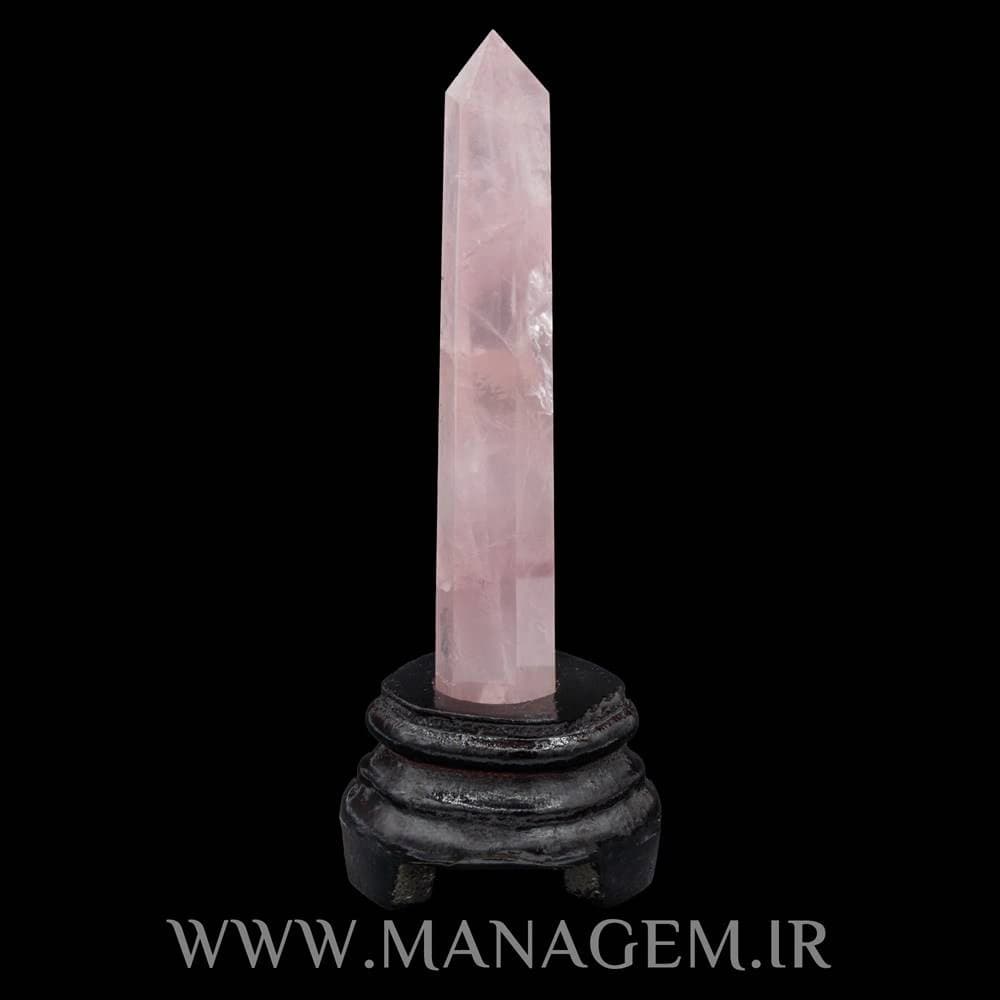 منشور رز کوارتز روی پایه چوبی