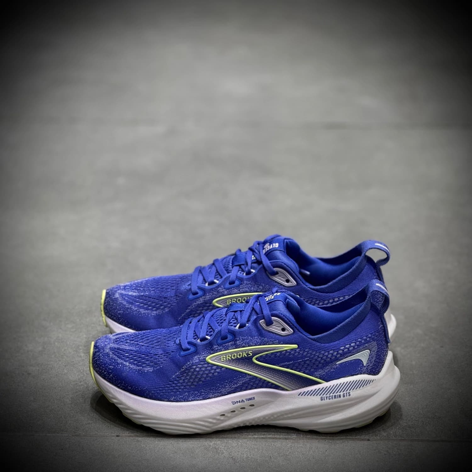 کتونی رانینگ بروکس Brooks Glycerin 22 gts Running Shoes