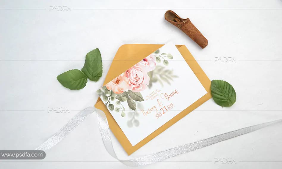 قالب لایه باز موکاپ کارت عروسی واقعی برای فتوشاپ