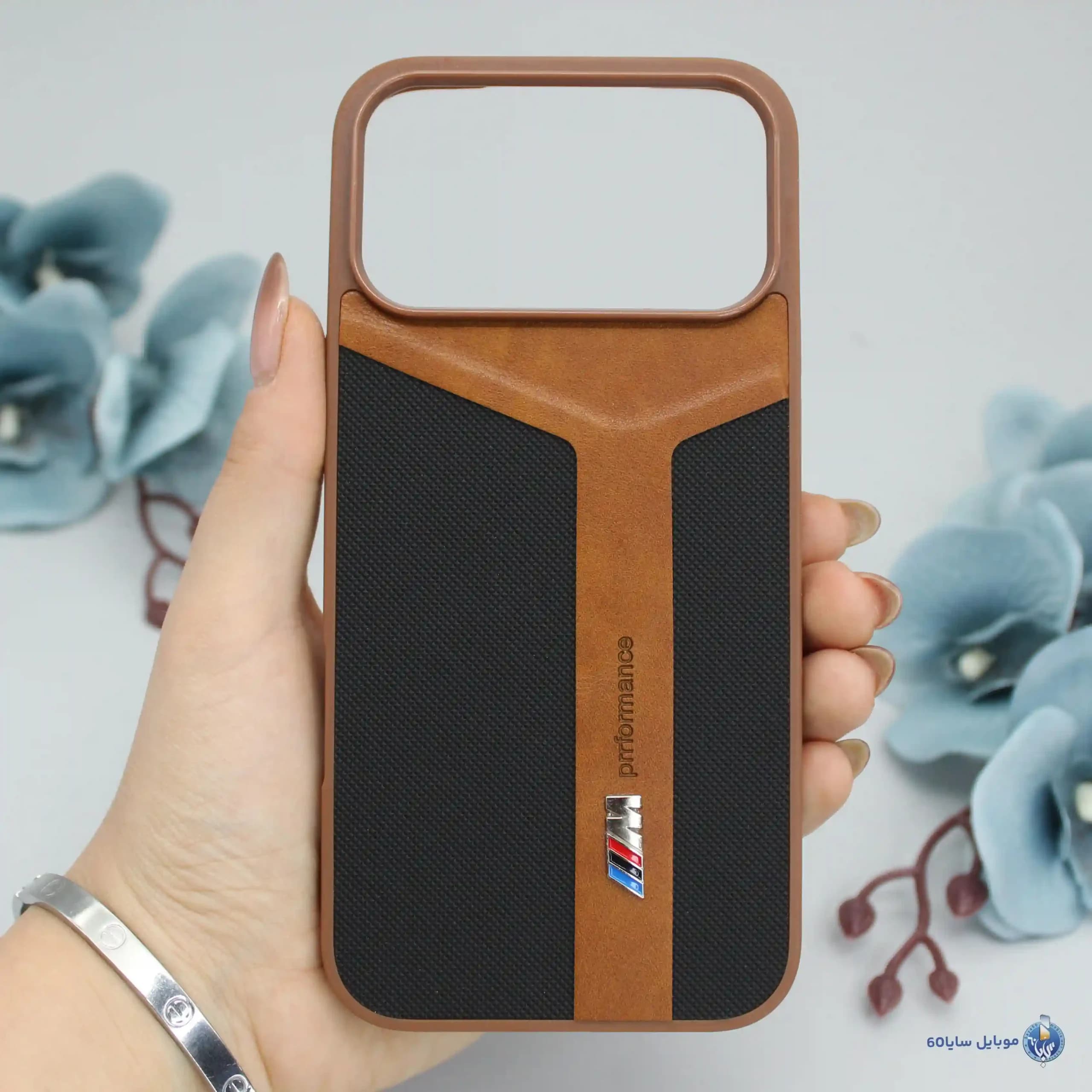 قاب گوشی Iphone 17 Promax اپل مدل چرمی طرح BMW رنگ قهوه ای روشن