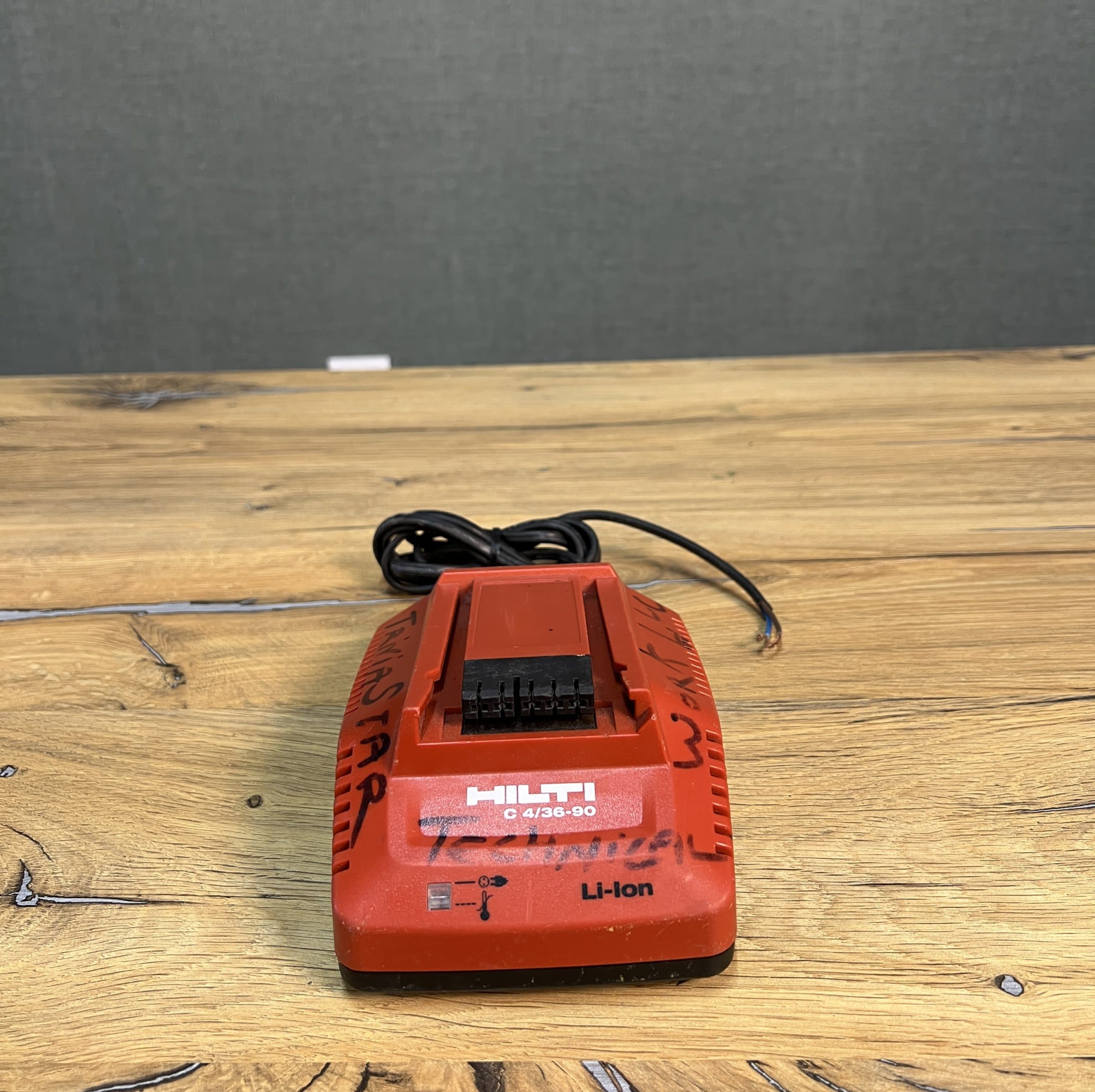 شارژر باتری C 4/36-90 230V HILTI اورجینال استوک