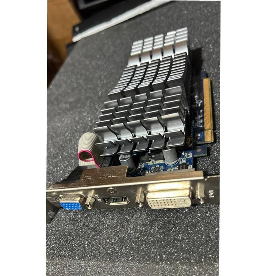 کارت گرافیک یک گیگ استوک ایسوس asus 1gig — تصویر ۲