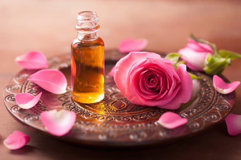 پوستر دیواری اسانس گل رز و اسپا